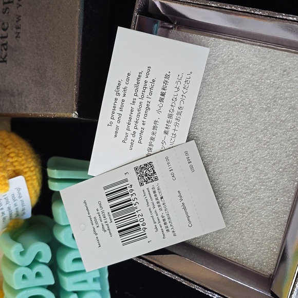 Kate Spade NWT NEW IN  BOX silver glitter card holder with Silver logo plaque - Picture 11 of 12